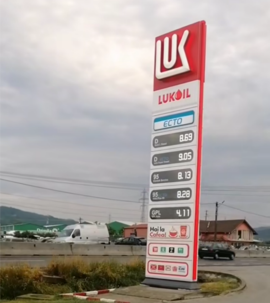 Fostul proprietar al Pornhub vrea să cumpere activele Lukoil. Poate va face benzina gratuită și downloadabilă de pe net