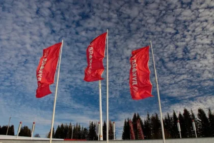 Politico: România și Bulgaria se zbat să împiedice închiderea rafinăriilor Lukoil. Șansele ca Petrotel să fie naționalizată