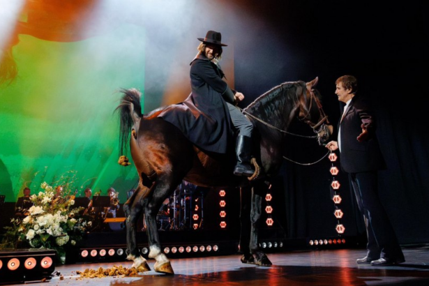 Mihai Bendeac, mesaj după apariția călare de la gala Florin Piersic: „Cum exact cred ei că a fost regizat?”