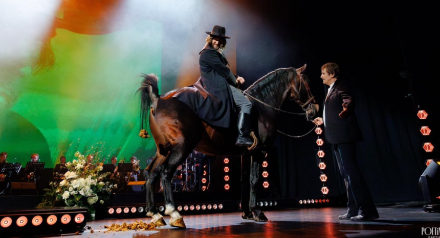 Mihai Bendeac, mesaj după apariția călare de la gala Florin Piersic: „Cum exact cred ei că a fost regizat?”