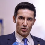 Un fost europarlamentar îl atacă dur pe Claudiu Manda: „Ne-ați făcut de râs țara în Parlamentul European. Nu primim lecții de la chiulangiul campion!”