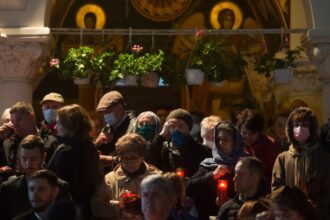 Românii au cea mai multă încredere în Biserică și Armată. Pe ce locuri se află Preşedinţia și Parlamentul