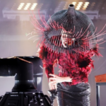 Lady Gaga a cântat la premiile Grammy îmbrăcată cu o colivie. Găina Iuliei Albu ar putea cere drepturi de autor, deși ea nu cântă