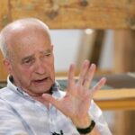 Povestea arhitectului nonagenar care a schițat fața modernă a Clujului comunist: „Se impunea un tipar strict, dar i-am convins că este nevoie și de spațiu verde“