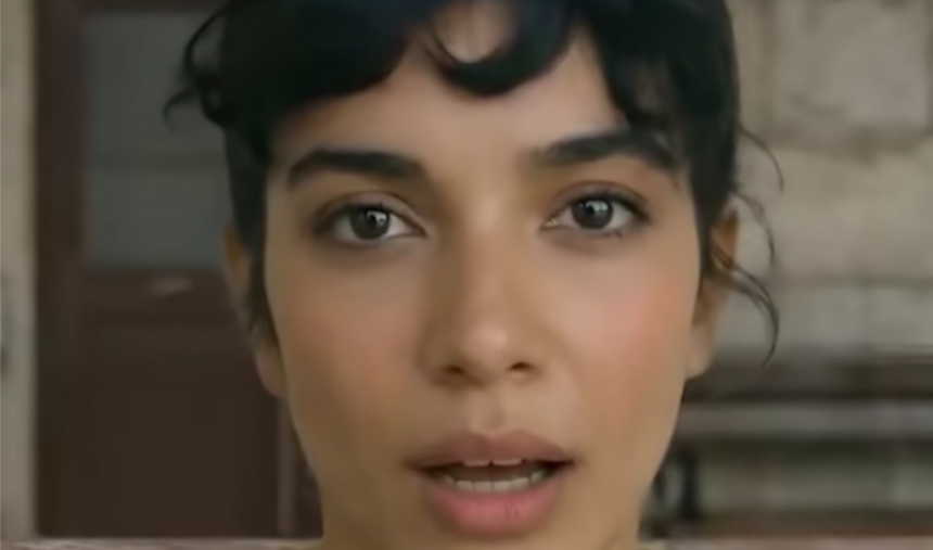 Lolita, cântăreața creată integral de AI, domină trendurile pe internet. Cineva trebuia să mai și cânte cât timp artiștii fac politică