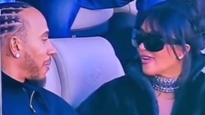 Un cititor pe buze a dezvăluit ce i-a promis Lewis Hamilton lui Kim Kardashian la SuperBowl: ”Nu o duc pe orice fată” VIDEO