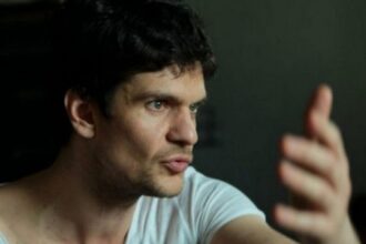 Actorii protestează împotriva pontajului la program fix – o idee prin care Guvernul vrea să încuie arta în birou