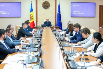 Guvernul Munteanu, măsuri pentru gestionarea stării de urgență. Cetățenii, îndemnați să economisească energia electrică.”Riscul deconectărilor persistă”