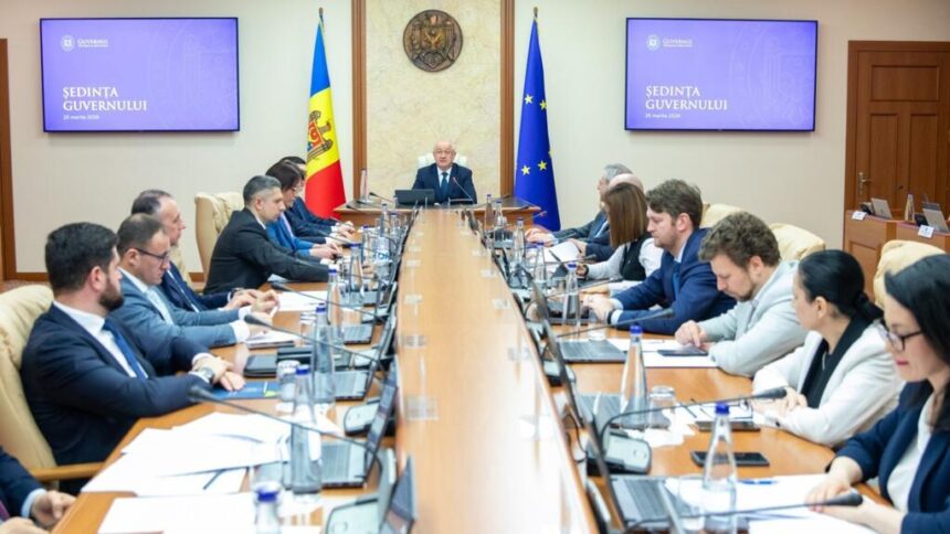Guvernul Munteanu, măsuri pentru gestionarea stării de urgență. Cetățenii, îndemnați să economisească energia electrică.”Riscul deconectărilor persistă”
