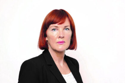 Cum a ajuns România ”regim hibrid”. Și cum poate să urce la ”democrație defectă”