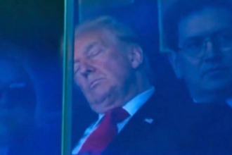Donald Trump la finala Cupei Mondiale urmărind atacurile în valuri ale Argentinei